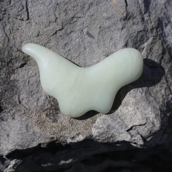 Gua Sha en jade néphrite pour le corps