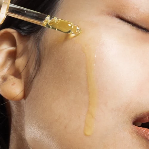 Huile de jojoba anti-âge visage : un soin naturel aux multiples vertus