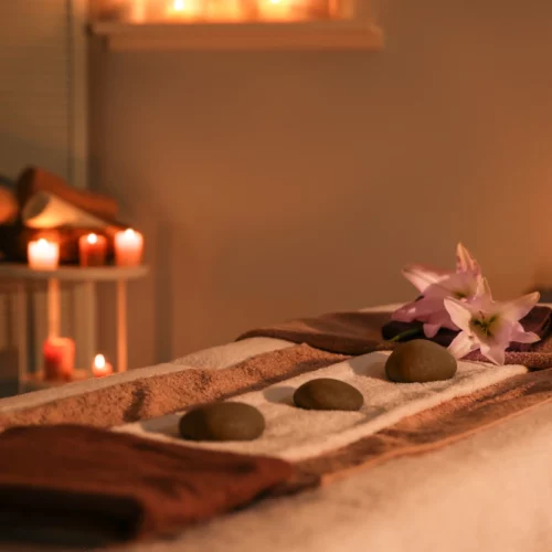 Combien de temps chauffer une pierre de massage : méthode, durée et précautions